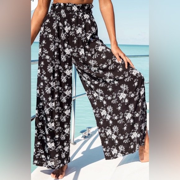 Excellent Condition, Lulus "Loves the Sun Black Floral Print Wide Leg Pant, Sz S - Picture 3 of 13